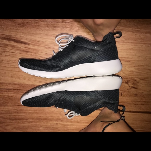 🔻SOLD🔻Nike Roshe One - Picture 2 of 7